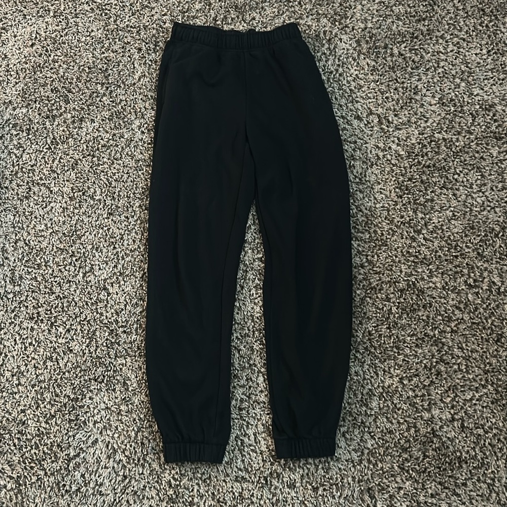 xxs wild and fable (target brand)
black sweats